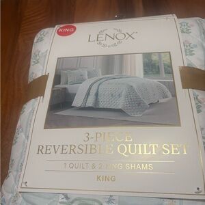 Lenox Spice Village King size quilt with two shams